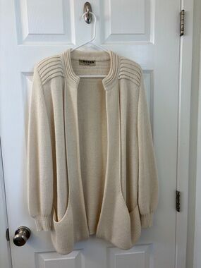 NWOT Hand made in Peru Cream Open-Front Knit Cardigan Sweater